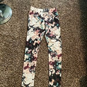 American Eagle leggings.